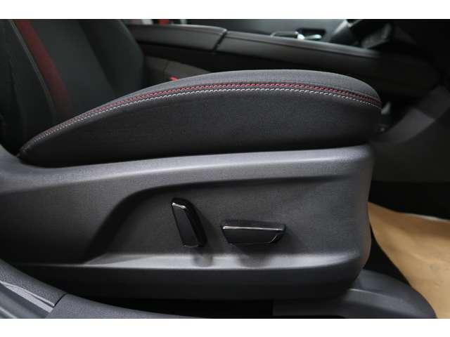 オーラ 1.2 NISMO チューンド e-POWER 4WD 試乗車UP オーラNISMOチューンドe-POWER 4(15枚目)