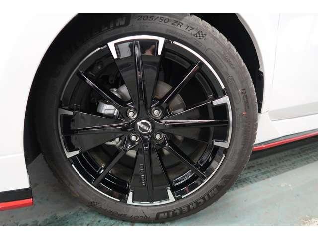 オーラ 1.2 NISMO チューンド e-POWER 4WD 試乗車UP オーラNISMOチューンドe-POWER 4(17枚目)