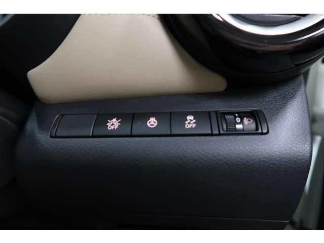 キックス １．２　Ｘ　ＦＯＵＲ　ツートーン　インテリアエディション（ｅ－ＰＯＷＥＲ）　４ＷＤ　試乗車ＵＰ　プロパイロット　シートヒーター（9枚目）