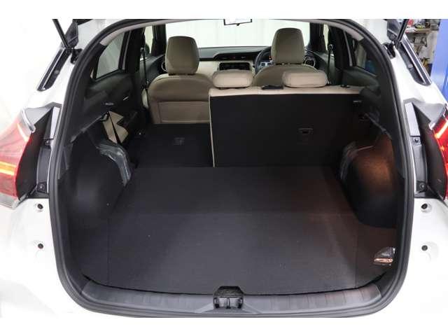 キックス １．２　Ｘ　ＦＯＵＲ　ツートーン　インテリアエディション（ｅ－ＰＯＷＥＲ）　４ＷＤ　試乗車ＵＰ　プロパイロット　シートヒーター（13枚目）