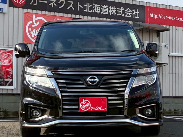 エルグランド ３５０ハイウェイスタープレミアムアーバンクロム　４ＷＤ／純正ナビ・ＴＶ／アラウンドビューカメラ／両側パワースライドドア／パワーバックドア／シートヒーター／アダプティブクルーズコントロール／プッシュスタート／スマートキー（2枚目）