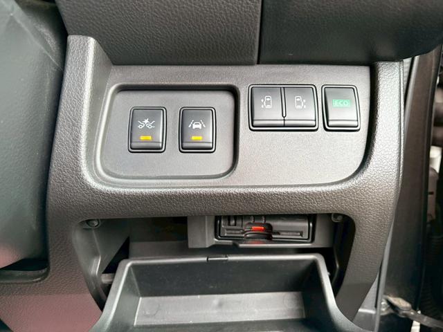 セレナ ハイウェイスター アドバンスドセーフティパッケージ 4WD/純正ナビ・フルセグTV/アラウンドビューモニター/両側パワースライドドア/衝突軽減ブレーキ/車線逸脱警報/(12枚目)