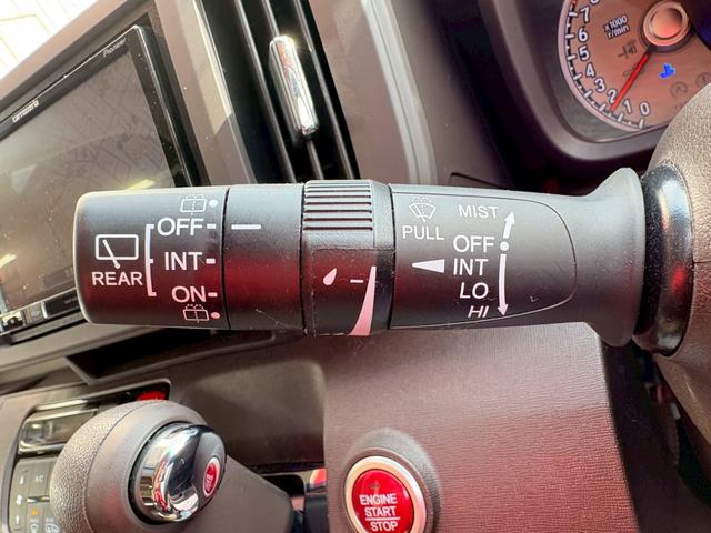 N-ONE スタンダード・L 4WD/社外ナビ・TV/バックカメラ/シートヒーター/ETC/プッシュスタート/スマートキー/(13枚目)