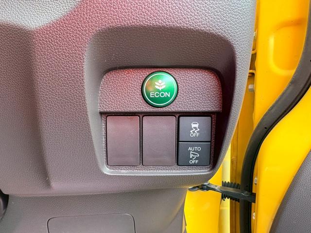 N-ONE スタンダード・L 4WD/社外ナビ・TV/バックカメラ/シートヒーター/ETC/プッシュスタート/スマートキー/(18枚目)