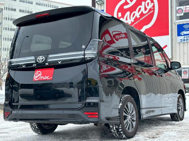 ヴォクシー Ｓ－Ｇ　８インチ純正ディスプレイオーディオ／両側パワースライドドア／バックカメラ／セーフティーセンス／ＬＥＤヘッドライト／リアクーラー／寒冷地仕様／ＥＴＣ／車検整備付／アップライト保証１年（5枚目）