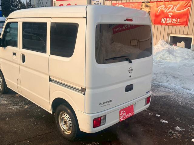 クリッパーバン ＤＸ　４ＷＤ／ハイルーフ／インパネＣＶＴ／ＥＴＣ／エマージェンシーブレーキ／踏み間違い衝突防止アシスト／アイドリングストップ／パワーウィンドウ／ＵＳＢ電源／ワンオーナー／アップルあんしんライト保証１年付（32枚目）
