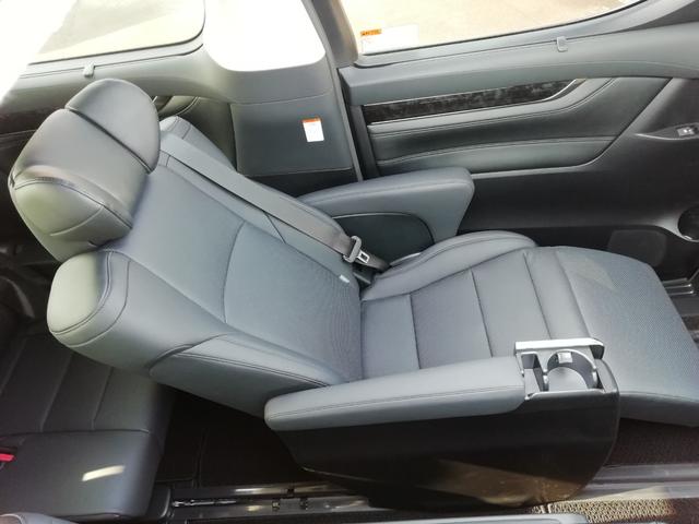 2.5S Cパッケージ 登録済未使用車 モデリスタエアロ ツインサンルーフ 両側電動スライドドア デジタルインナーミラー バックカメラ 三眼LED トヨタセーフティセンス オートマチックハイビーム プリクラ 寒冷地仕様(11枚目)