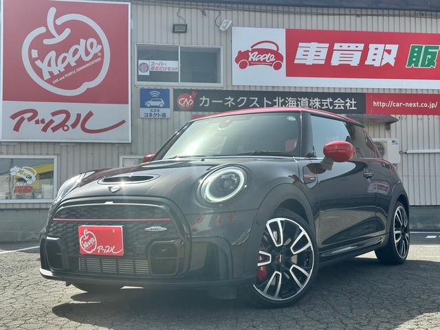 ＭＩＮＩ ジョンクーパーワークスプレミアム＋Ｐエセンシルトリム　レザーシート／シートヒーター／バックカメラ／アダプティブサスペンション／自動防眩ミラー／ボンネットストライプ／衝突警告／歩行者警告／車線逸脱警告／ヘッドアップディスプレイ／プライバシーガラス／ＥＴＣ（36枚目）