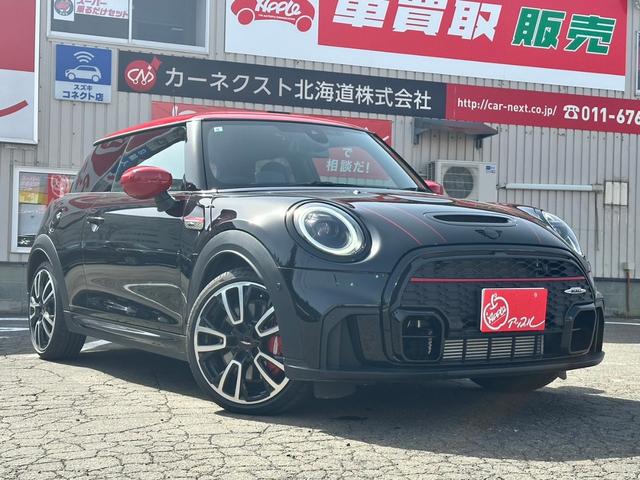 ＭＩＮＩ ジョンクーパーワークスプレミアム＋Ｐエセンシルトリム　レザーシート／シートヒーター／バックカメラ／アダプティブサスペンション／自動防眩ミラー／ボンネットストライプ／衝突警告／歩行者警告／車線逸脱警告／ヘッドアップディスプレイ／プライバシーガラス／ＥＴＣ（39枚目）