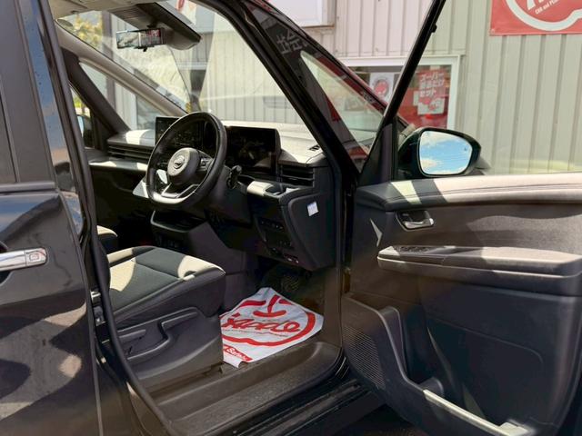 セレナ ハイウェイスターＶ　４ＷＤ／純正ナビ・ＴＶ／アラウンドビューモニター／プロパイロット／デジタルインナーミラー／両側電動スライドドア／ワイヤレス充電／シートヒーター／ステアリングヒーター／ＥＴＣ２．０／（15枚目）