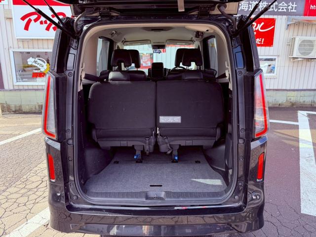 セレナ ハイウェイスターＶ　４ＷＤ／純正ナビ・ＴＶ／アラウンドビューモニター／プロパイロット／デジタルインナーミラー／両側電動スライドドア／ワイヤレス充電／シートヒーター／ステアリングヒーター／ＥＴＣ２．０／（19枚目）