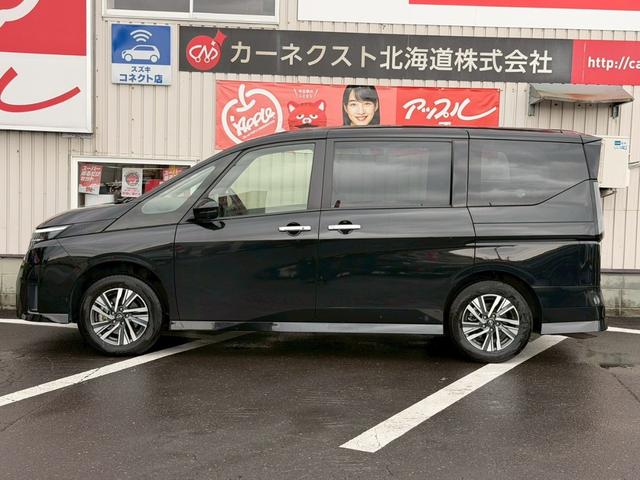 セレナ ハイウェイスターＶ　４ＷＤ／純正ナビ・ＴＶ／アラウンドビューモニター／プロパイロット／デジタルインナーミラー／両側電動スライドドア／置くだけ充電／シートヒーター／ステアリングヒーター／ＥＴＣ２．０／（4枚目）