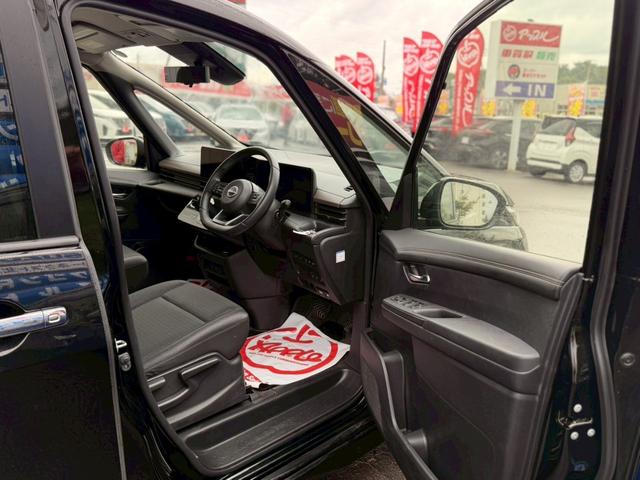 セレナ ハイウェイスターＶ　４ＷＤ／純正ナビ・ＴＶ／アラウンドビューモニター／プロパイロット／デジタルインナーミラー／両側電動スライドドア／置くだけ充電／シートヒーター／ステアリングヒーター／ＥＴＣ２．０／（32枚目）