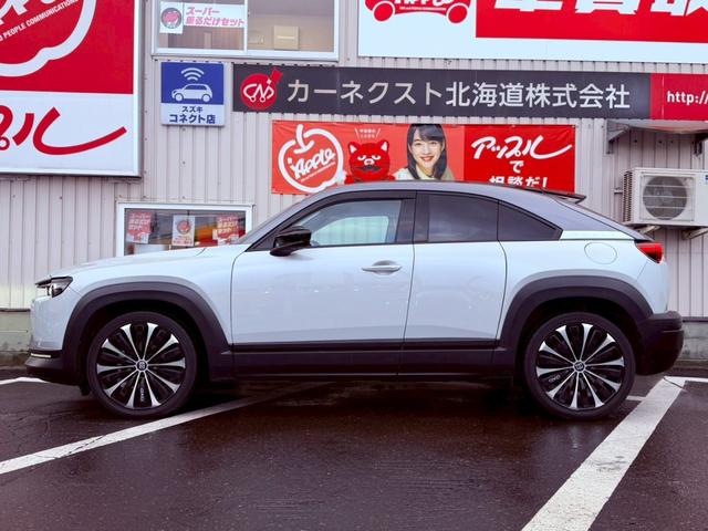 ＭＸ－３０ インダストリアルクラシック　ベーシックＰＫＧ＋インダストリアルクラシックＰＫＧ／４ＷＤ／純正ナビ・ＴＶ／全方位カメラ／パワーシート／ＥＴＣ／アダプティブクルーズコントロール／プッシュスタート／スマートキー／（5枚目）
