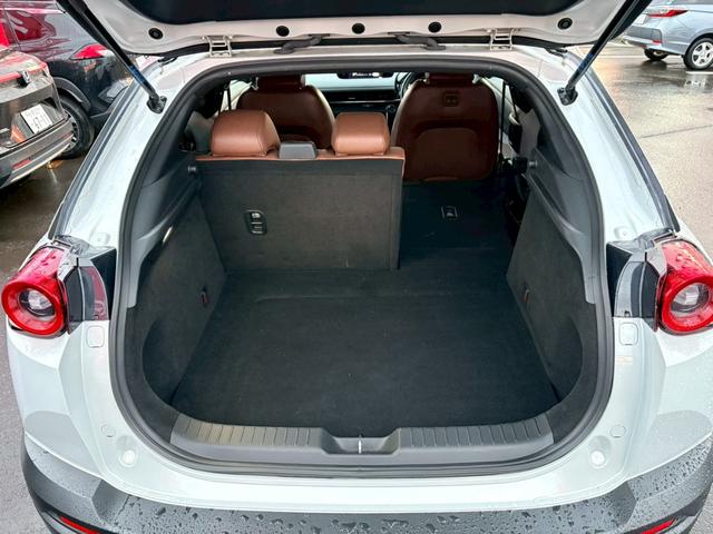 ＭＸ－３０ インダストリアルクラシック　ベーシックＰＫＧ＋インダストリアルクラシックＰＫＧ／４ＷＤ／純正ナビ・ＴＶ／全方位カメラ／パワーシート／ＥＴＣ／アダプティブクルーズコントロール／プッシュスタート／スマートキー／（26枚目）