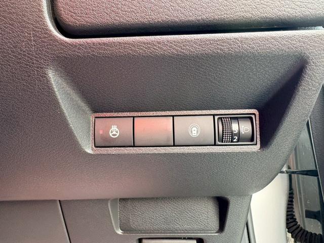 ノート X FOUR 4WD/社外ナビ/バックカメラ/シートヒーター/ステアリングヒーター/ETC/ドライブレコーダー(16枚目)