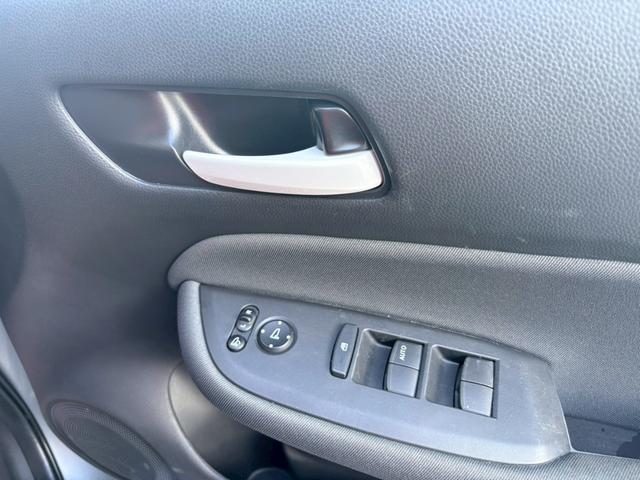 フィット ベーシック 4WD/社外ナビ/バックカメラ/衝突軽減ブレーキ/車線逸脱警報/ワイパーデアイサ/アダプティブクルーズコントロール/ETC/電動パーキングブレーキ(20枚目)