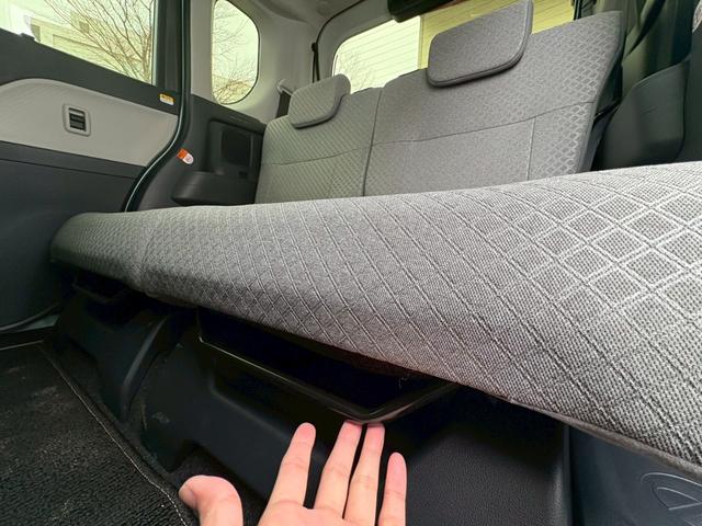 タント Ｘ　４ＷＤ／片側パワースライドドア／シートヒーター／スマートアシスト／プッシュスタート／スマートキー／電動パーキングブレーキ／（31枚目）