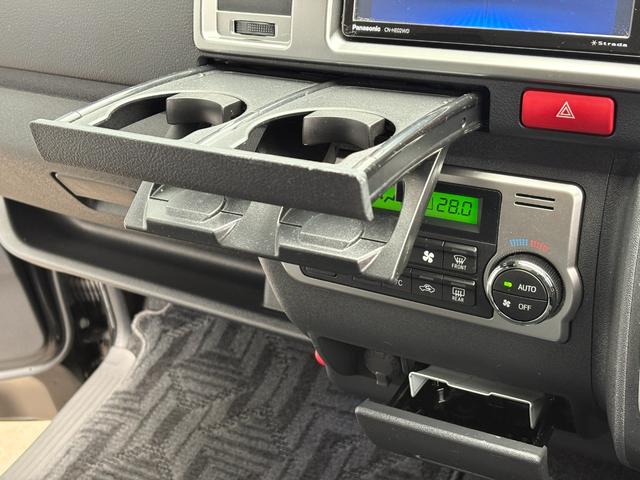 ハイエースバン ロングスーパーGL 4WD 寒冷地仕様・リヤヒーター パノラミックビューモニター ホイール付スタッドレスタイヤ セーフティセンス 純正ナビ・フルセグTV・DVD再生 ETC オートエアコン LEDヘッドライト(25枚目)