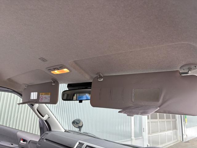 ハイエースバン ロングスーパーGL 4WD 寒冷地仕様・リヤヒーター パノラミックビューモニター ホイール付スタッドレスタイヤ セーフティセンス 純正ナビ・フルセグTV・DVD再生 ETC オートエアコン LEDヘッドライト(26枚目)