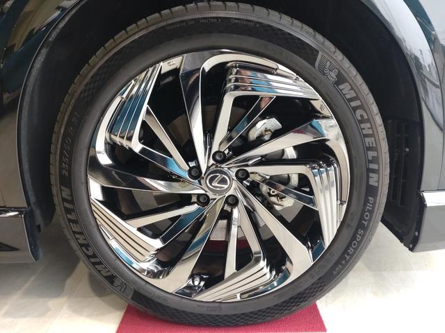 RX RX450h+ バージョンL AWD パノラマルーフ 輻射ヒーター モデリスタエアロ・ホイール カードキー ハンズフリーパワーバックドア パノラミックビューモニター デジタルインナーミラー おくだけ充電 TVキット ワンオーナー(3枚目)