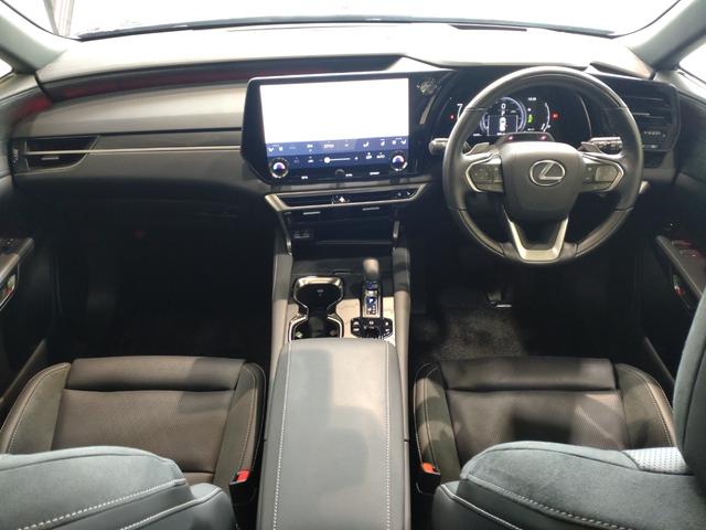 RX RX450h+ バージョンL AWD パノラマルーフ 輻射ヒーター モデリスタエアロ・ホイール カードキー ハンズフリーパワーバックドア パノラミックビューモニター デジタルインナーミラー おくだけ充電 TVキット ワンオーナー(5枚目)