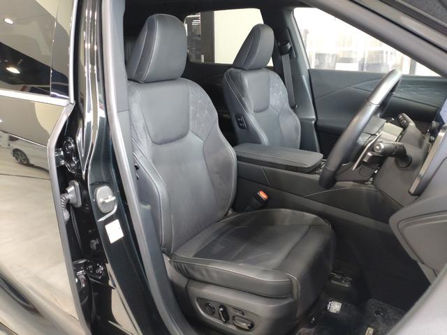 RX RX450h+ バージョンL AWD パノラマルーフ 輻射ヒーター モデリスタエアロ・ホイール カードキー ハンズフリーパワーバックドア パノラミックビューモニター デジタルインナーミラー おくだけ充電 TVキット ワンオーナー(6枚目)