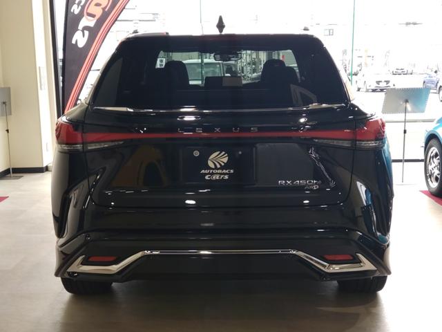 RX RX450h+ バージョンL AWD パノラマルーフ 輻射ヒーター モデリスタエアロ・ホイール カードキー ハンズフリーパワーバックドア パノラミックビューモニター デジタルインナーミラー おくだけ充電 TVキット ワンオーナー(11枚目)