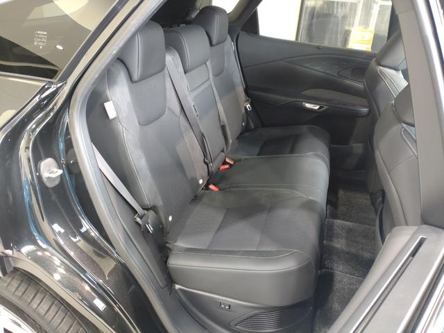 RX RX450h+ バージョンL AWD パノラマルーフ 輻射ヒーター モデリスタエアロ・ホイール カードキー ハンズフリーパワーバックドア パノラミックビューモニター デジタルインナーミラー おくだけ充電 TVキット ワンオーナー(30枚目)