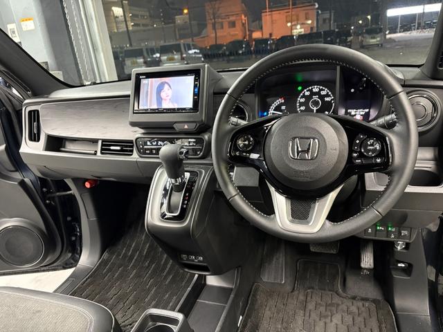Ｎ－ＯＮＥ プレミアム　ホンダセンシング　純正ギャザーズフルセグＴＶ・ナビ　バックカメラ　ＣＤ／ＤＶＤ　左右シートヒーター　ハーフレザーシート　ＥＴＣ　ＬＥＤヘッドライト　クリアランスソナー　アダプティブクルコン　ステリモ（11枚目）