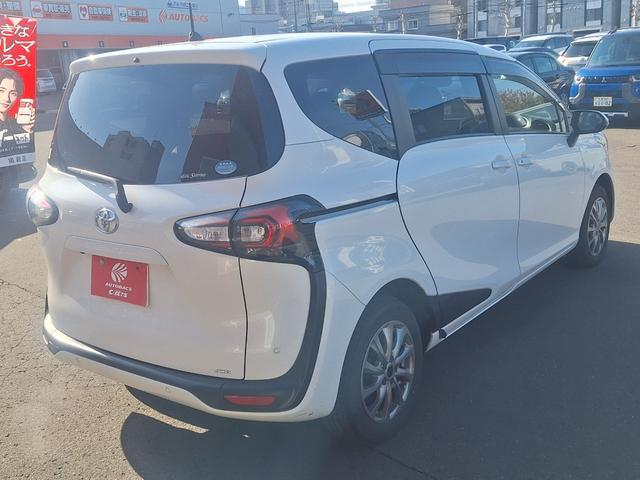 シエンタ Ｇ　クエロ　４ＷＤ　ハーフレザーシート（8枚目）