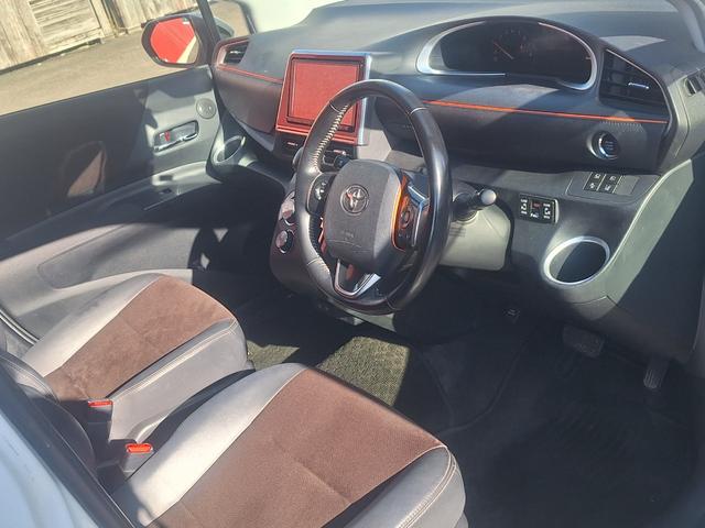 シエンタ Ｇ　クエロ　４ＷＤ　ハーフレザーシート（12枚目）