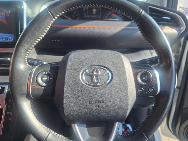 シエンタ Ｇ　クエロ　４ＷＤ　ハーフレザーシート（18枚目）