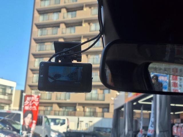 フィット クロスター　クロスター　４ＷＤ　純正ナビ　ＴＶ　バックカメラ　純正エンジンスターター　前後ドラレコ　ＥＴＣ（22枚目）