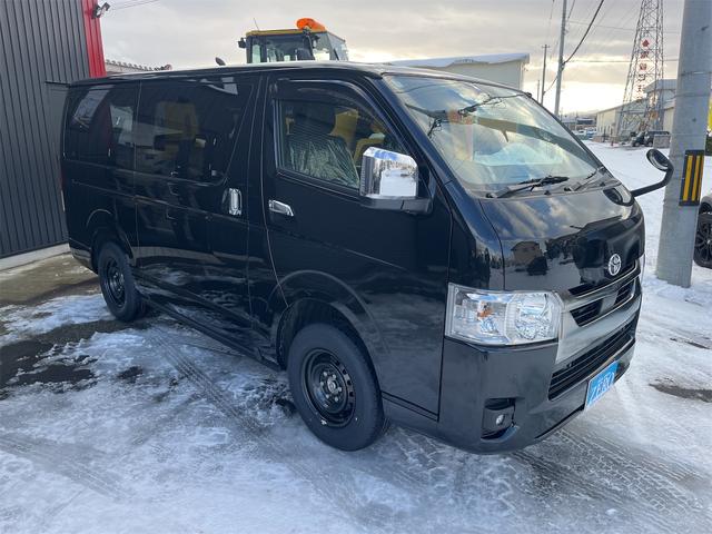 ハイエースバン ロングスーパーGL ダークプライムS 登録済み未使用車 寒冷地仕様 両側電動スライド デジタルインナーミラー フロアマット バイザー バックカメラ(3枚目)