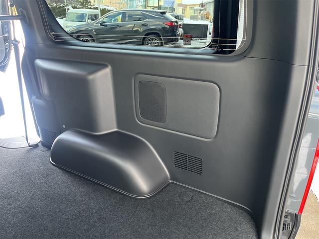 ハイエースバン ロングスーパーGL ダークプライムS 登録済み未使用車 寒冷地仕様 両側電動スライド デジタルインナーミラー フロアマット バイザー バックカメラ(45枚目)