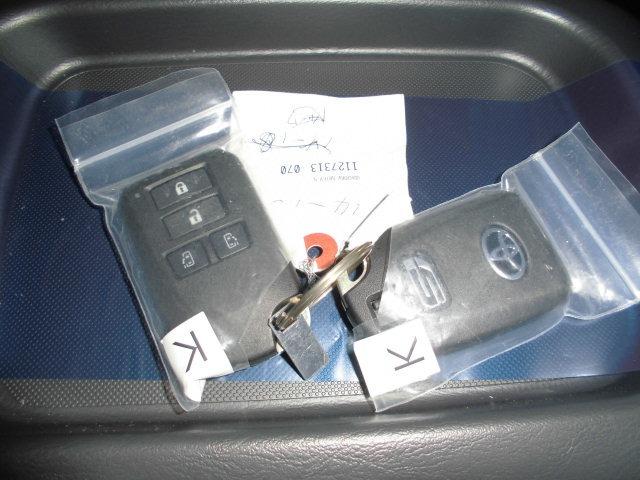 ハイエースバン ロングスーパーGL ダークプライムS 登録済み未使用車 寒冷地仕様 デジタルインナーミラー 両側電動スライド フロントガード ロヤガード ディスプレイオーディオ ナイトロパワーアルミ16 トーヨータイヤ付 アラウンドビューモニター(21枚目)