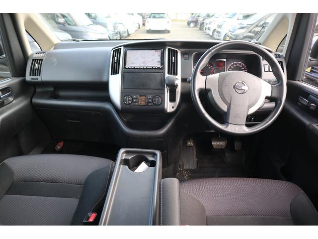 セレナ ハイウェイスター　Ｖセレクション　４ＷＤ　両側パワースライドドア・ナビ・ＴＶ・バックカメラ・スマートキー・Ｒ８／１２月・８．３万キロ・フロントフォグランプ（13枚目）