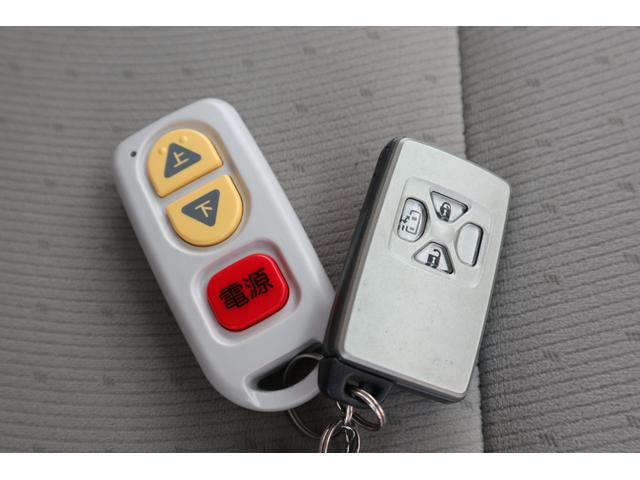 エスティマ X ウェルキャブ 助手席リフトアップシート車 Aタイプ 4WD ナビ・バックカメラ・パワースライドドア・フロントフォグランプ(21枚目)