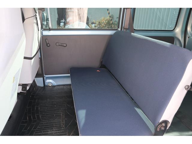 サンバーバン トランスポーター　４ＷＤ　キーレス・ＡＴ・４ＷＤ・４．２万キロ（8枚目）