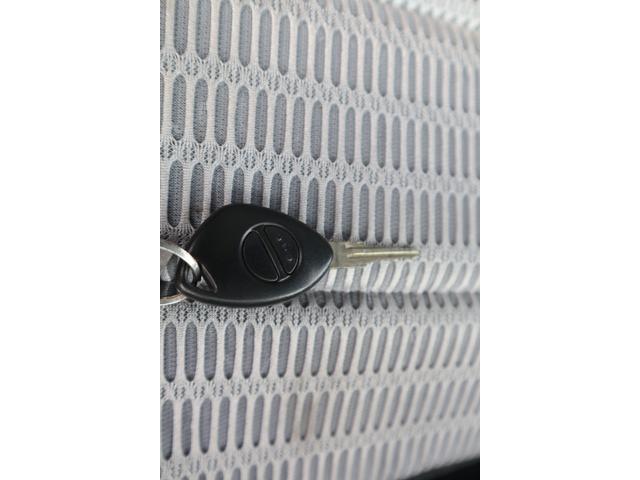 サンバーバン トランスポーター　４ＷＤ　キーレス・ＡＴ・４ＷＤ・４．２万キロ（18枚目）