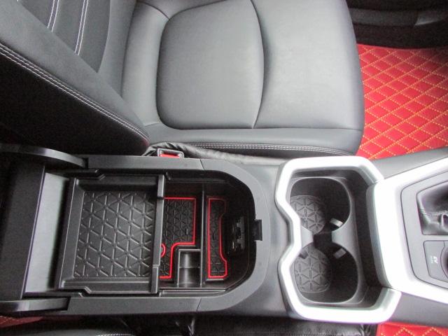 ＲＡＶ４ ハイブリッドＧ　ヒッチメンバー／パワーバックドア／アップサス／モデリスタエアロ／サンルーフ／ビルトインＥＴＣ／クルーズコントロール／シートヒーター／ステアリングヒーター／フルセグＴＶ／バックカメラ／サイドカメラ／（32枚目）