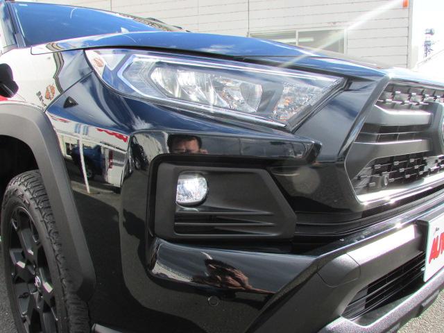 ＲＡＶ４ アドベンチャー　オフロードパッケージＩＩ　ＬＥＤヘッドライト／シートヒーター／ステアリングヒーター／フルセグＴＶ／バックカメラ／レーダークルーズコントロール／ビルトインＥＴＣ２．０／パワーバックドア／エンジンスターター（8枚目）