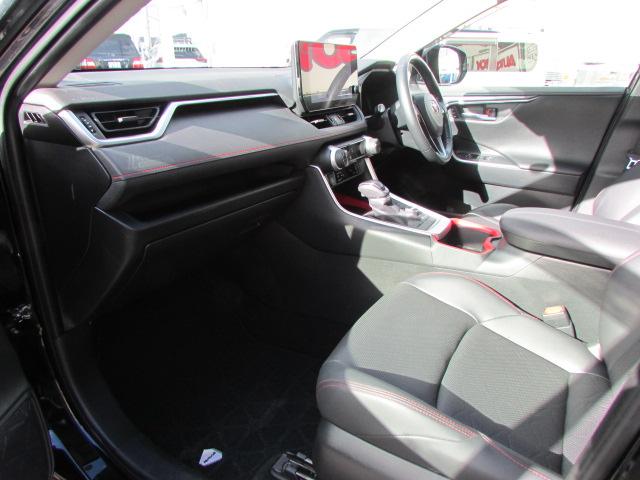 ＲＡＶ４ アドベンチャー　オフロードパッケージＩＩ　ＬＥＤヘッドライト／シートヒーター／ステアリングヒーター／フルセグＴＶ／バックカメラ／レーダークルーズコントロール／ビルトインＥＴＣ２．０／パワーバックドア／エンジンスターター（10枚目）