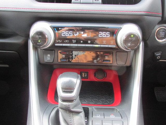 ＲＡＶ４ アドベンチャー　オフロードパッケージＩＩ　ＬＥＤヘッドライト／シートヒーター／ステアリングヒーター／フルセグＴＶ／バックカメラ／レーダークルーズコントロール／ビルトインＥＴＣ２．０／パワーバックドア／エンジンスターター（13枚目）