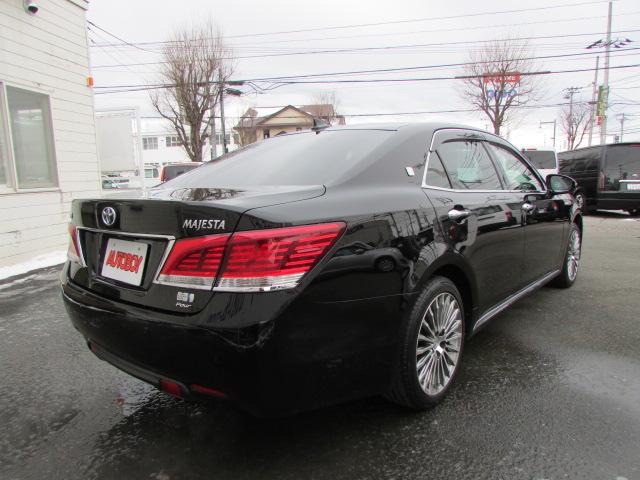 クラウンマジェスタ Four プリクラッシュセーフティー/純正ナビ/フルセグTV/バックカメラ/LEDヘッドライト/ビルトインETC/全席シートヒーター/パワーシート/グリップヒーター/レーダークルーズコントロール(4枚目)