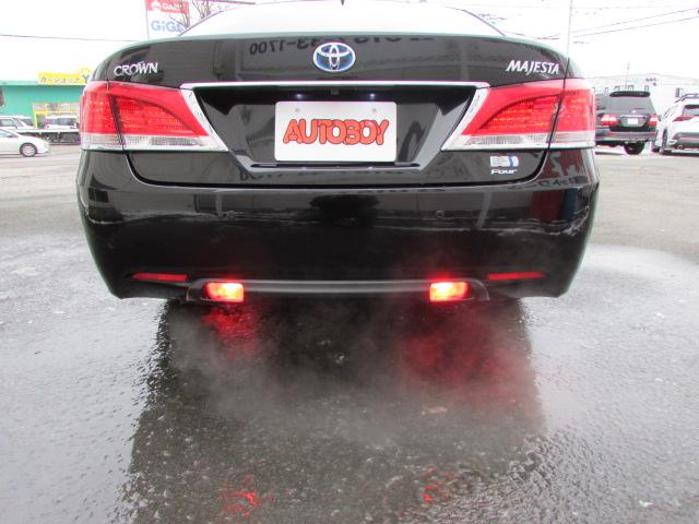 クラウンマジェスタ Four プリクラッシュセーフティー/純正ナビ/フルセグTV/バックカメラ/LEDヘッドライト/ビルトインETC/全席シートヒーター/パワーシート/グリップヒーター/レーダークルーズコントロール(9枚目)