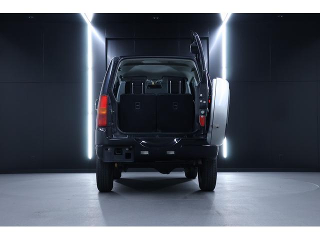 ジムニー ランドベンチャー　６６０ランドベンチャー　４ＷＤ　ターボ　ＥＴＣ　エンジンスターター　バックカメラ　キーレス　ナビ（10枚目）