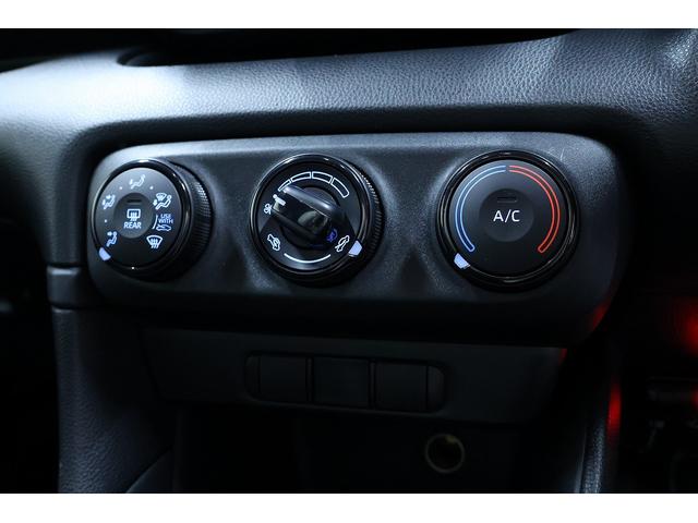 ヤリス Ｘ　アダプティブクルーズコントロール　オートハイビーム　オートエアコン　キーレスエントリー　レーンキープアシスト　パワステ　パワーウィンドウ　ＡＢＳ　エアバック　電動ミラー　スマートキー（17枚目）