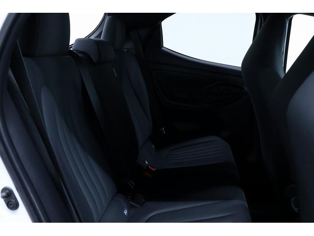 ヤリス Ｘ　アダプティブクルーズコントロール　オートハイビーム　オートエアコン　キーレスエントリー　レーンキープアシスト　パワステ　パワーウィンドウ　ＡＢＳ　エアバック　電動ミラー　スマートキー（22枚目）